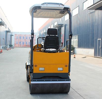 30% Уровень способности 3 тонны двойной барабан самоходный вибрационный дорожный ролик для пользы